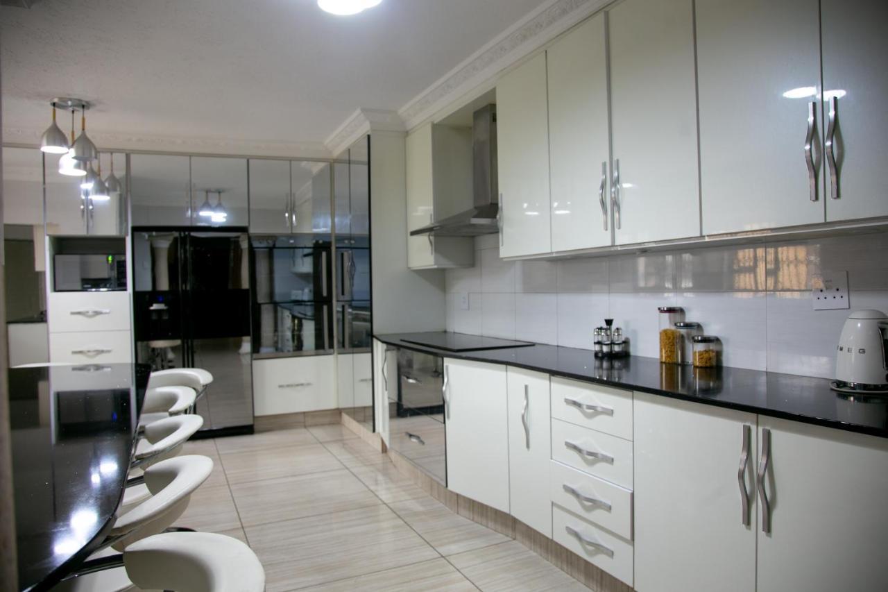 Angelocean Guest House Witbank Exterior foto